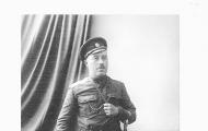 Dutov bijeli pokret.  Bijeli general Aleksandar Iljič Dutov, ataman Orenburških kozaka, preminuo je u Suidongu (Kina) nakon pokušaja atentata od strane službenika sigurnosti dan ranije.  “Za dobro domovine i održavanje reda...”