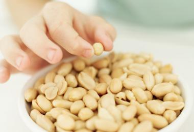Полезные свойства арахиса и ряд противопоказаний